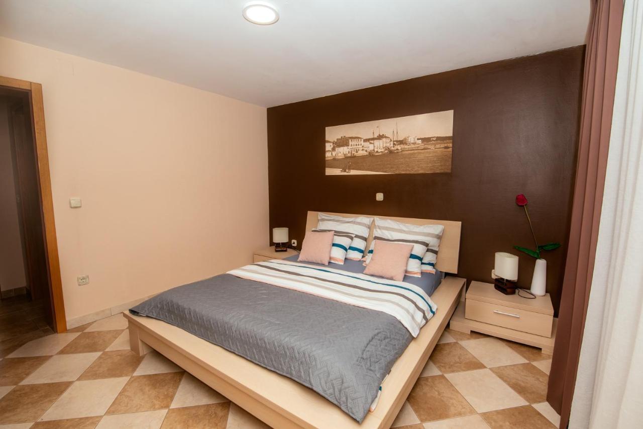 M&M Apartments Biograd Na Moru Exterior photo